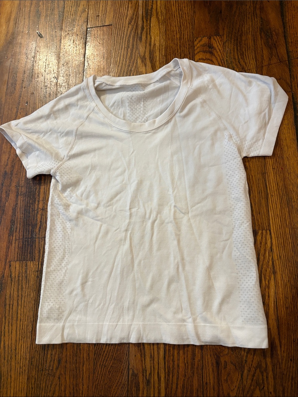 🎉 Vitality White Short Sleeve Crop Top - Lightweight Everyday Staple!